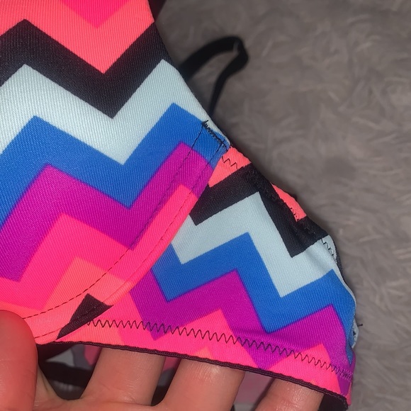 Victoria’s Secret PINK zigzag bra - Picture 5 of 6